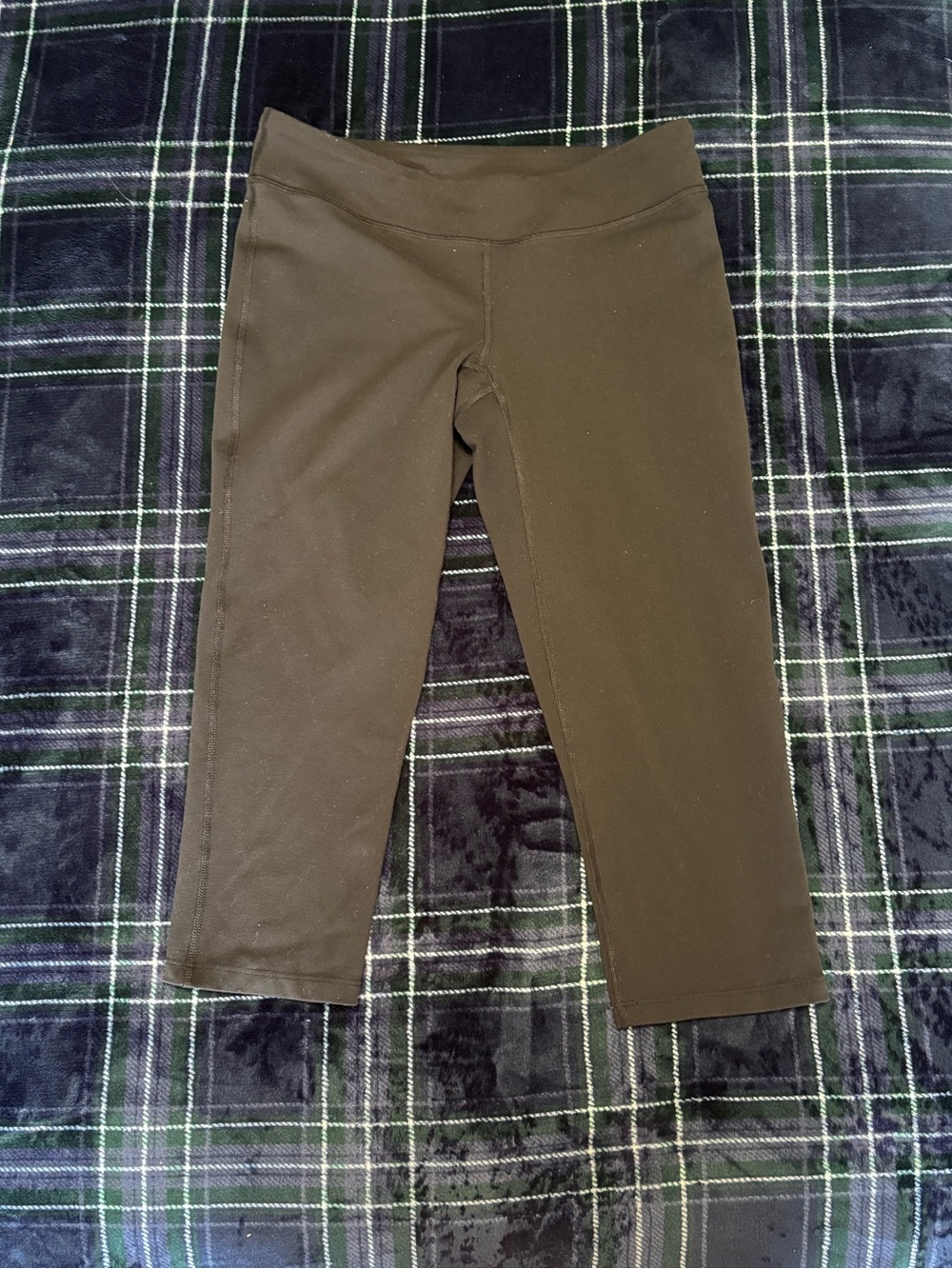 Black Lucky Capri leggings. Size S.
